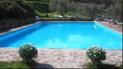 Panoramic farmhouse in a private area in Rapolano Terme, Siena 