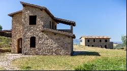 Leonardo country house with garden and porch, Montalcino, Siena