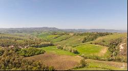 Leonardo country house with garden and porch, Montalcino, Siena