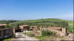 Leonardo country house with garden and porch, Montalcino, Siena