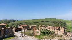 Michelangelo country house with pool and garden, Montalcino, Siena 