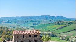 Michelangelo country house with pool and garden, Montalcino, Siena 