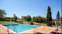 Seventeenth-century casale with pool for sale in Cortona – Tuscany 