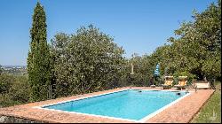 Seventeenth-century casale with pool for sale in Cortona – Tuscany 