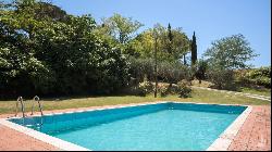 Seventeenth-century casale with pool for sale in Cortona – Tuscany 