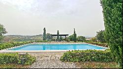 Detached stone house in Volterra, Pisa