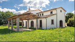 The Farmer's House to be completed, Cortona, Arezzo – Tuscany