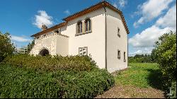 The Farmer's House to be completed, Cortona, Arezzo – Tuscany