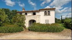 The Farmer's House to be completed, Cortona, Arezzo – Tuscany