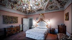 Downtown Impressive Frescoed Penthouse Cortona, Arezzo - Tuscany