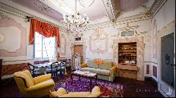 Downtown Impressive Frescoed Penthouse Cortona, Arezzo - Tuscany