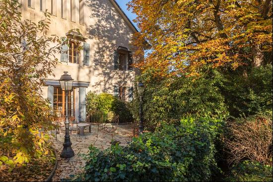 Maison de Maître in the heart of Terre-Sainte!