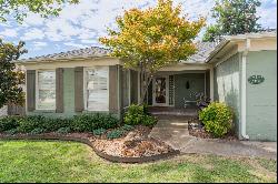 1112 Larchmont Lane, Nichols Hills, OK 73116