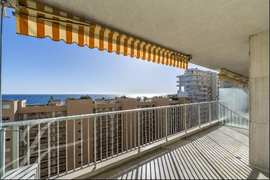 La Rousse - Le Chateau d'Azur - Bright 3-room apartment with sea view, great potential