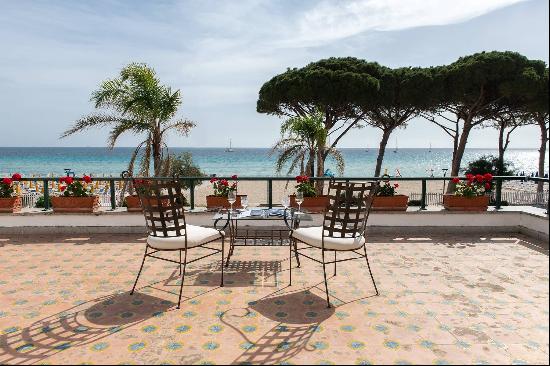 Villa with exclusive view on Mondello's bay