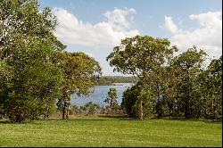 Acreage Privacy and Prestige Bordering Tranquil Tingalpa Reservoir