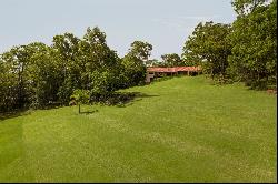 Acreage Privacy and Prestige Bordering Tranquil Tingalpa Reservoir