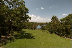 Acreage Privacy and Prestige Bordering Tranquil Tingalpa Reservoir