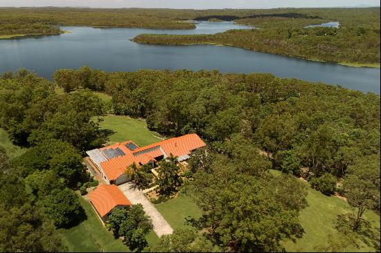 Acreage Privacy and Prestige Bordering Tranquil Tingalpa Reservoir