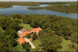 Acreage Privacy and Prestige Bordering Tranquil Tingalpa Reservoir