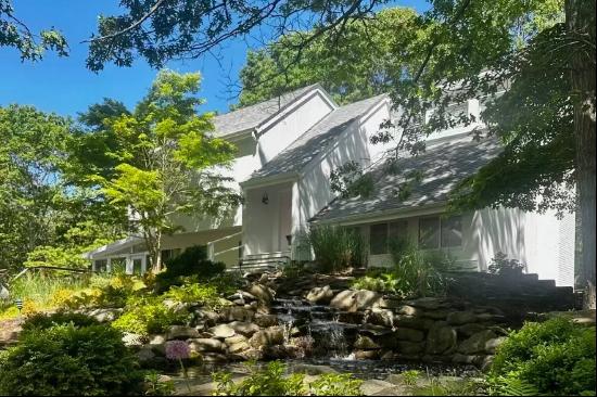 East Hampton Summer Rental with Pool and Guest House,