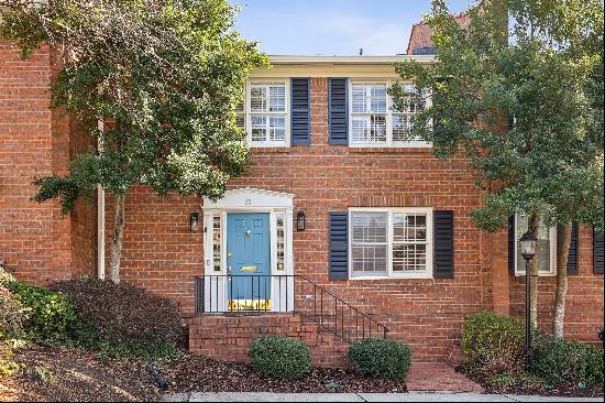 Light and Bright Townhome in Desirable North Buckhead