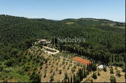 Elegant estate with a tennis court in the Upper Maremma