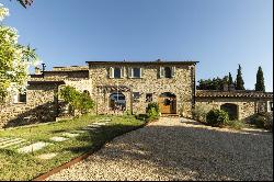 Elegant estate with a tennis court in the Upper Maremma