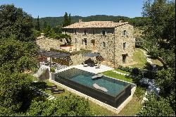 Elegant estate with a tennis court in the Upper Maremma