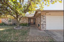 2720 Fairfield Drive, Edmond, OK 73012