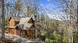 Luxury, Comfort and an Idyllic Natural Setting in Sought-after Mountain Home