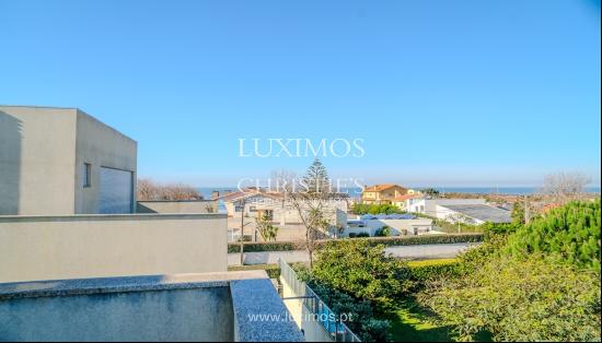 Four bedroom villa with garden and sea views for sale Arcozelo, Portugal