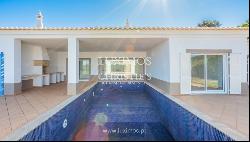 Refurbished villa in Parque da Floresta, for sale in Algarve, Portugal