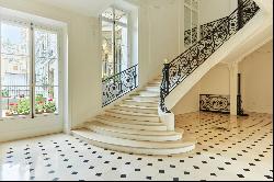 Paris 16th District – A magnificent pied a terre