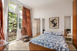 Paris 6th District –  A superb 3-bed apartment with terraces