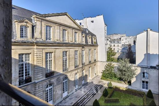 Paris IIIrd : Hotel de Tallard - Rue des Archives