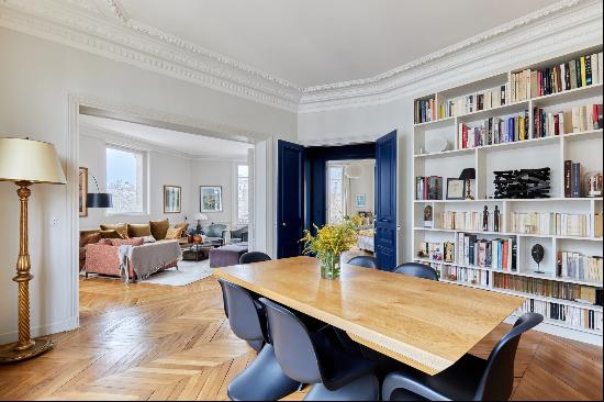 Paris 17th District -  A bright and elegant 3-bed apartment