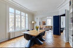 Paris 17th District - Pereire. Bright and elegant corner apartment.