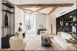 Paris 7th District – A meticulously renovated pied a terre