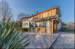 Arès, house and outbuilding