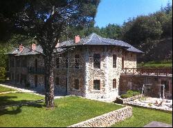 25 ha estate near the Montagne Noire, with wildlife, fully renovated