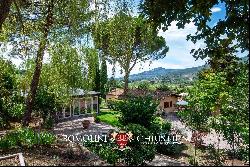 FORMER CONVENT WITH SMALL VINEYARDS FOR SALE IN CORTONA, LAKE TRASIMENO