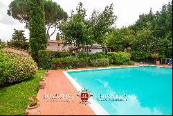 FORMER CONVENT WITH SMALL VINEYARDS FOR SALE IN CORTONA, LAKE TRASIMENO