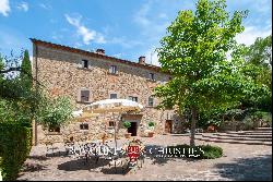 FORMER CONVENT WITH SMALL VINEYARDS FOR SALE IN CORTONA, LAKE TRASIMENO