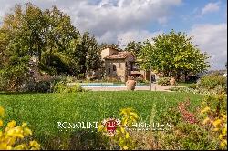 LUXURY VILLA WITH POOL FOR SALE IN TODI, UMBRIA