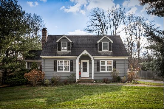 Beautifully Renovated Classic Cape Cod