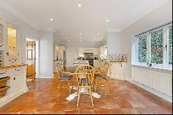 Knipp Hill, Cobham, Surrey, KT11 2PE