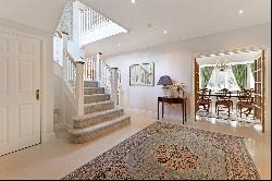 Knipp Hill, Cobham, Surrey, KT11 2PE