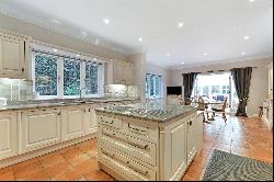 Knipp Hill, Cobham, Surrey, KT11 2PE