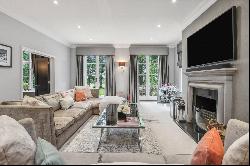 Wrens Hill, Oxshott, Surrey, KT22 0HW